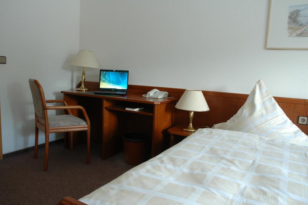 Hotel Heyder บัวร์ไชด์ ภายนอก รูปภาพ